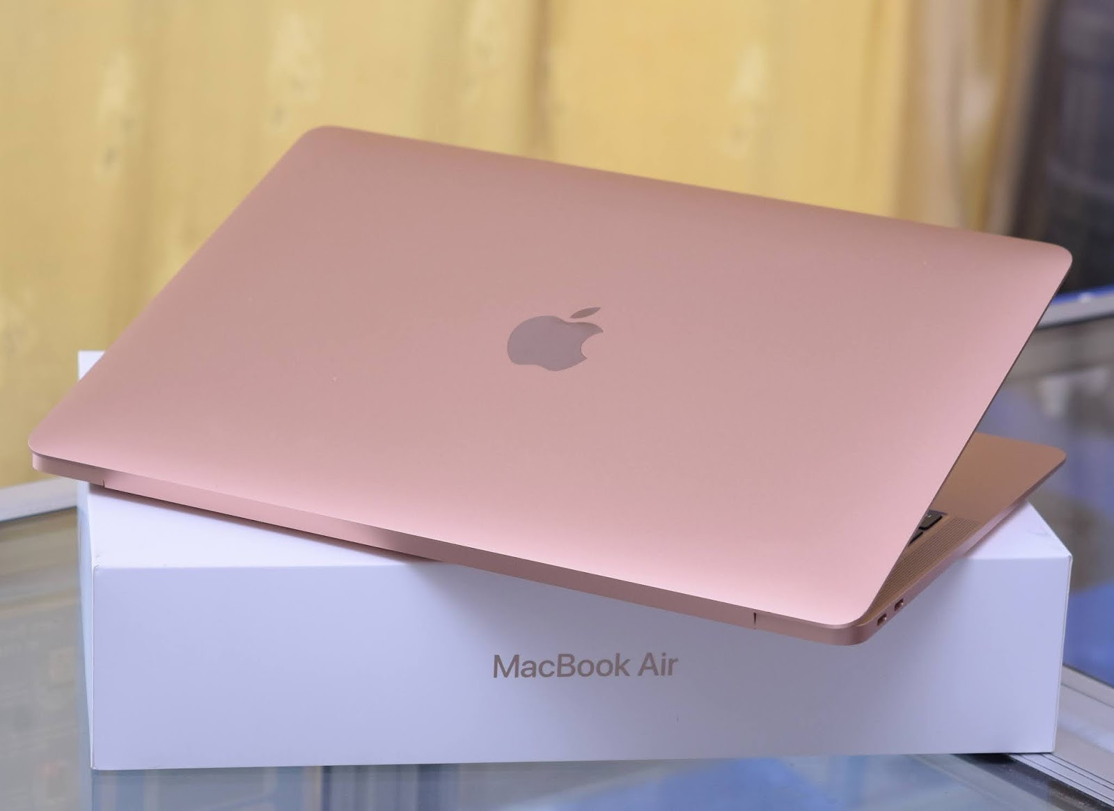 Pirkti APPLE 13 MacBook Air 2019 A1932 i5 8GB 256GB SSD Retina